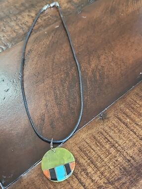 Handcrafted Green Inlay Round Pendant Necklace - Women Jewelry